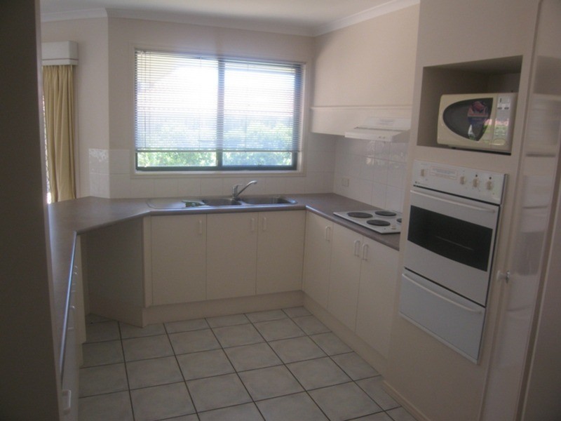 37 Crestwood Drive, Molendinar QLD 4214