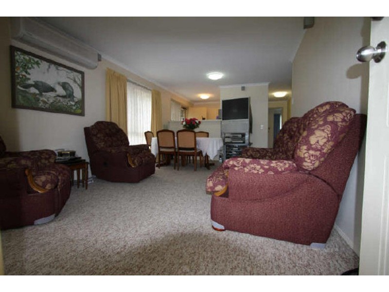 2/5 Galaxy Court, Labrador QLD 4215