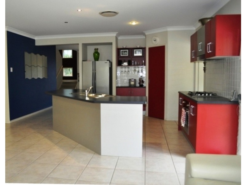 10 Whitewood Place, Molendinar QLD 4214