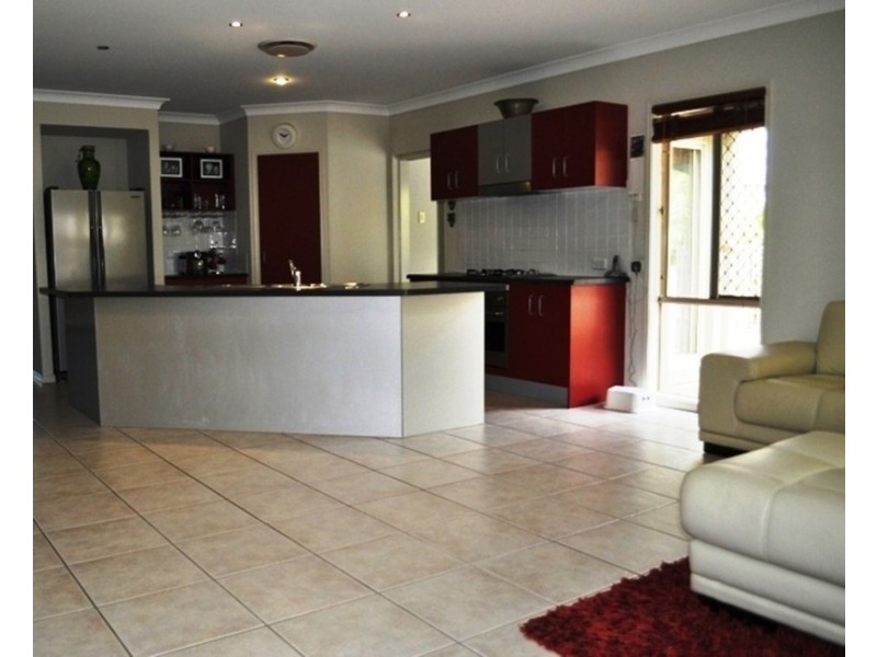10 Whitewood Place, Molendinar QLD 4214