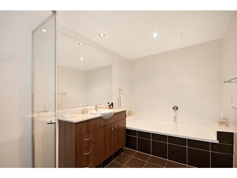 2206/1 Como Crescent, Southport QLD 4215