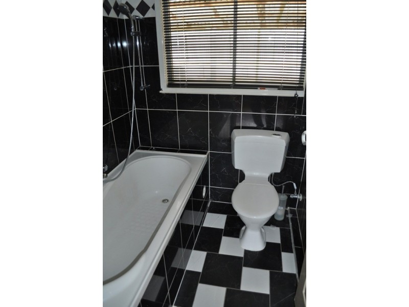 15 Gidgee Court, Molendinar QLD 4214