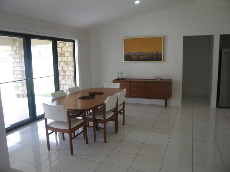 28 Gumleaf Drive, Molendinar QLD 4214