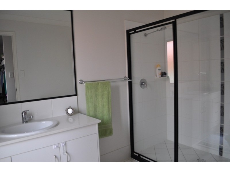 28 Gumleaf Drive, Molendinar QLD 4214