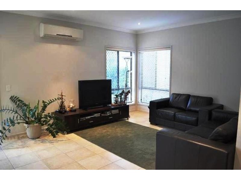 20 Highcrest Circuit, Molendinar QLD 4214