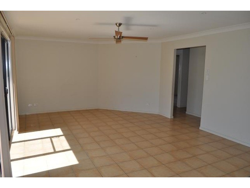 2 Oakridge Place, Molendinar QLD 4214