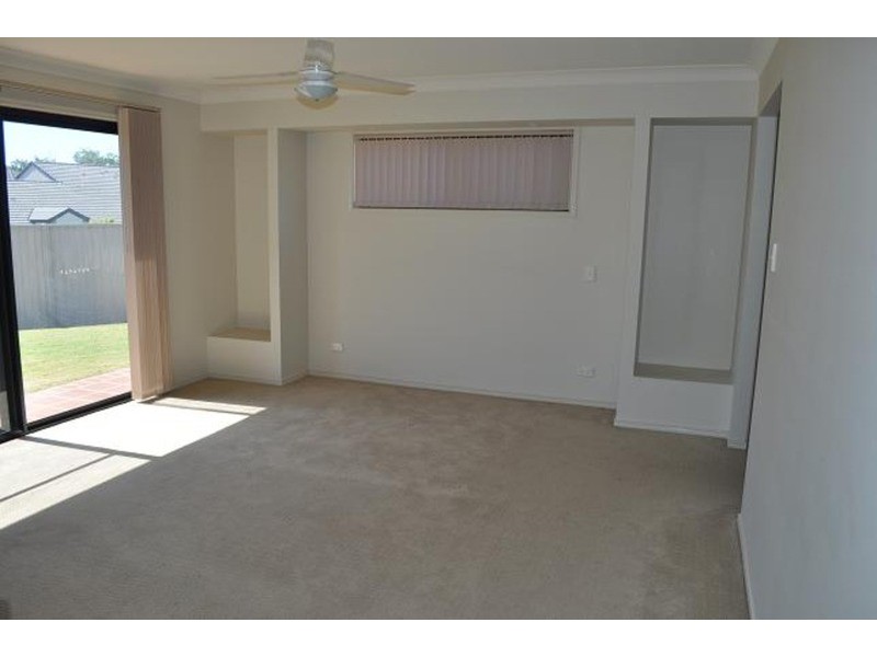 2 Oakridge Place, Molendinar QLD 4214