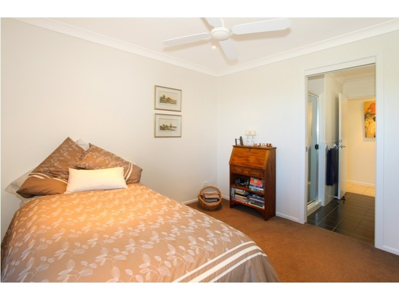 11 Casuarina Drive, Molendinar QLD 4214