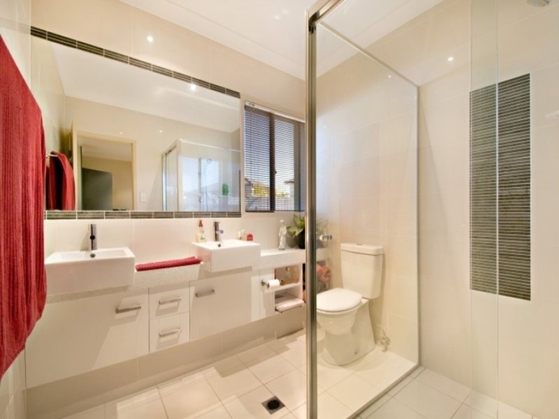 42 Highcrest Cct, Molendinar QLD 4214