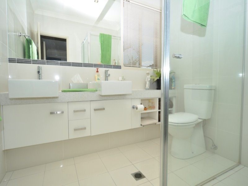 42 Highcrest Cct, Molendinar QLD 4214