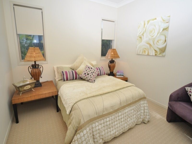 42 Highcrest Cct, Molendinar QLD 4214