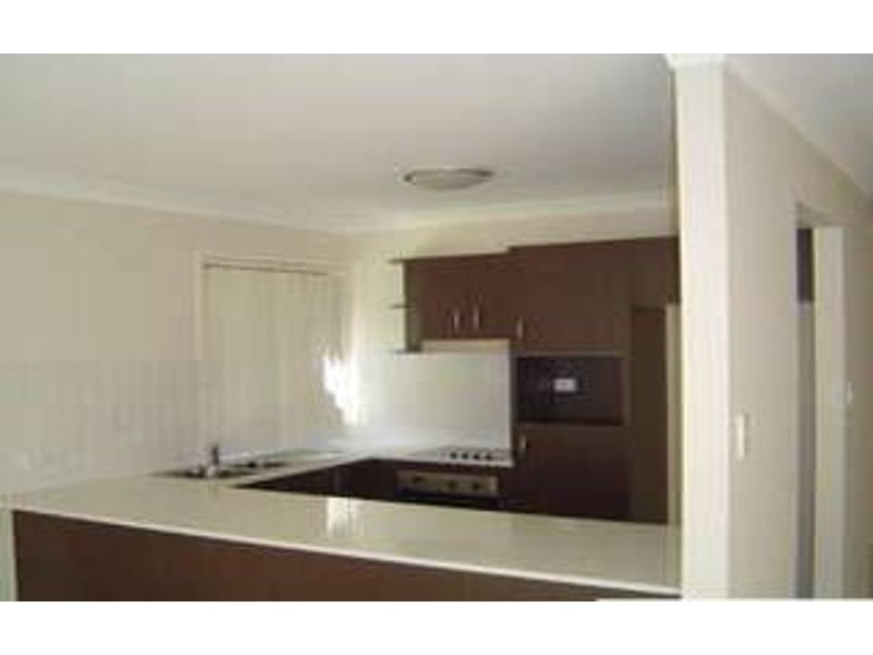 2/14 Geoff Wolter West Drive, Molendinar QLD 4214