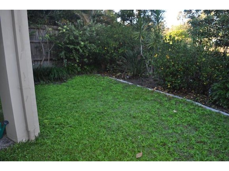 2/14 Geoff Wolter West Drive, Molendinar QLD 4214