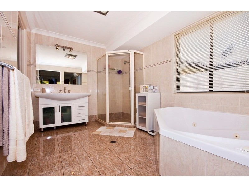 62 Highcrest Circuit, Molendinar QLD 4214