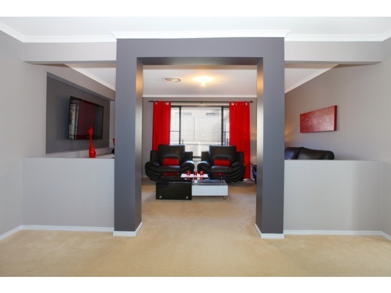 6 Rosegum Drive, Molendinar QLD 4214