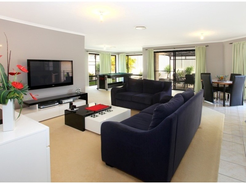 6 Rosegum Drive, Molendinar QLD 4214