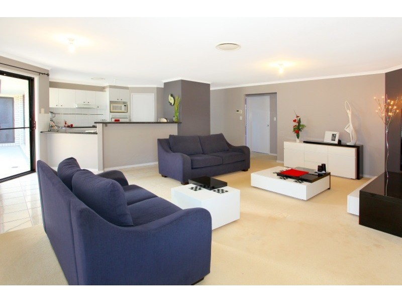 6 Rosegum Drive, Molendinar QLD 4214