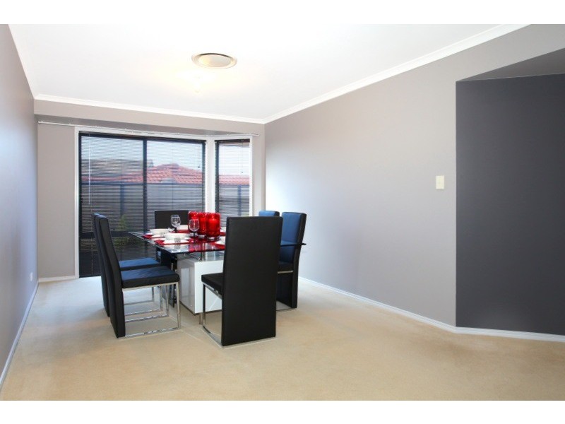 6 Rosegum Drive, Molendinar QLD 4214