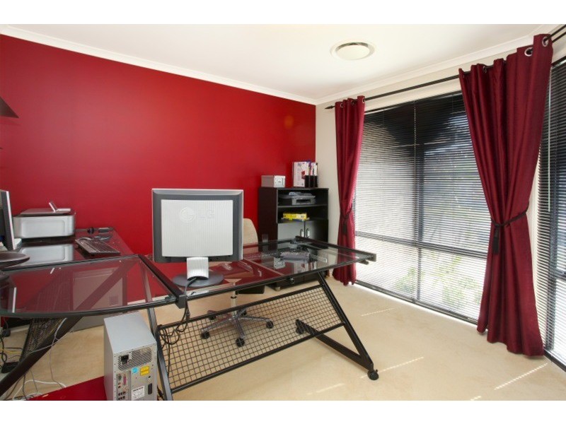 6 Rosegum Drive, Molendinar QLD 4214