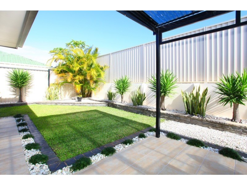 6 Rosegum Drive, Molendinar QLD 4214