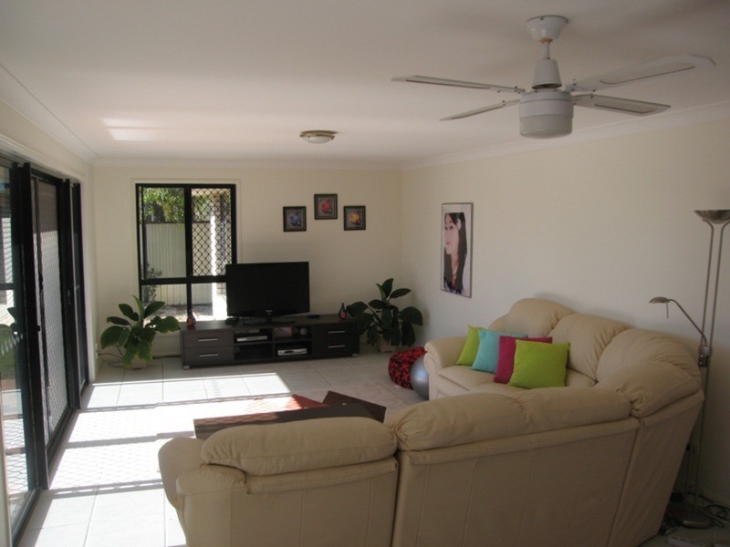 65 Highcrest Circuit, Molendinar QLD 4214