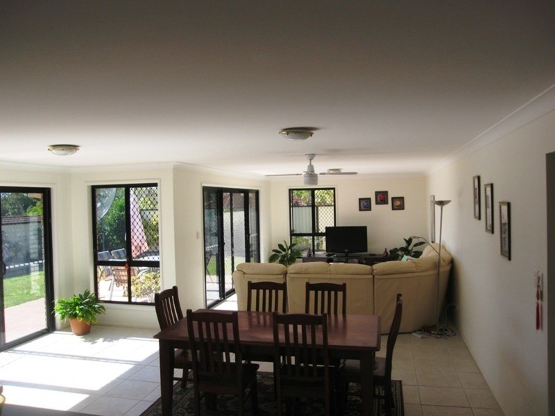 65 Highcrest Circuit, Molendinar QLD 4214