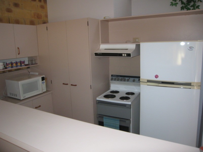 6/81 Olsen Avenue, Labrador QLD 4215