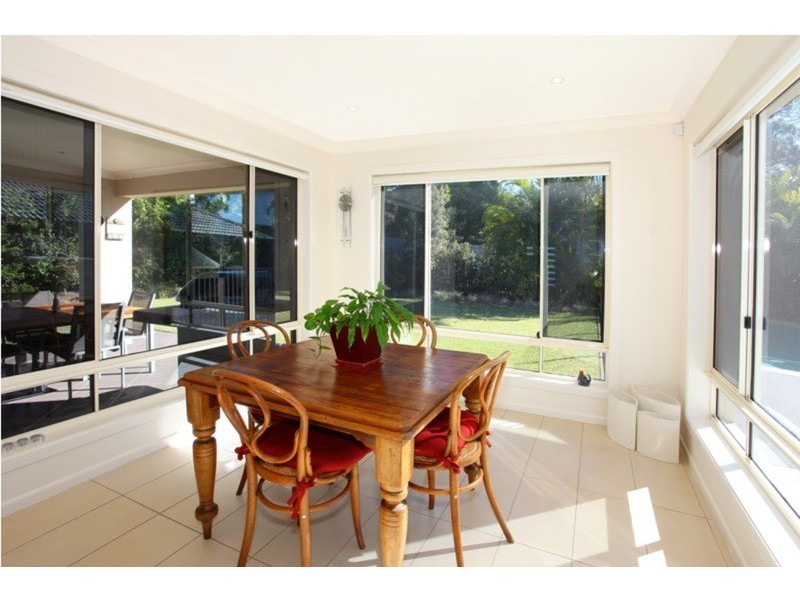 11 Casuarina Drive, Molendinar QLD 4214