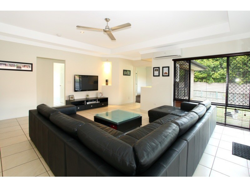 5 Lillywood Circuit, Molendinar QLD 4214
