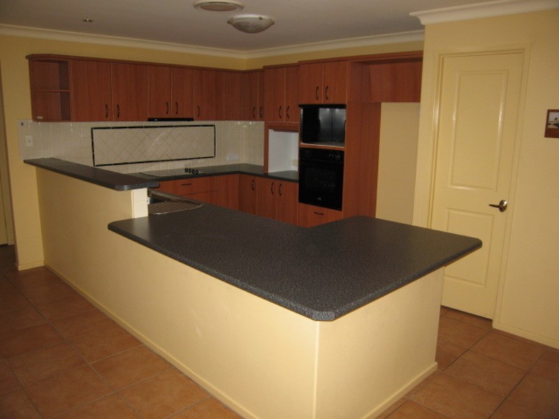 9 Grasstree Way, Molendinar QLD 4214