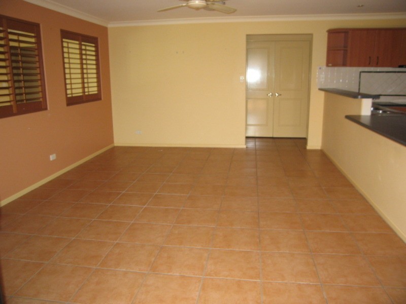 9 Grasstree Way, Molendinar QLD 4214