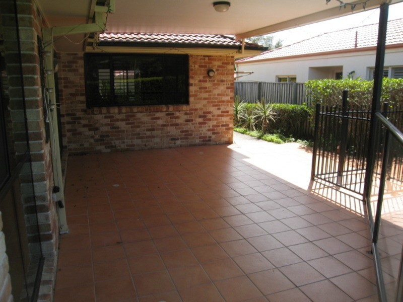 9 Grasstree Way, Molendinar QLD 4214