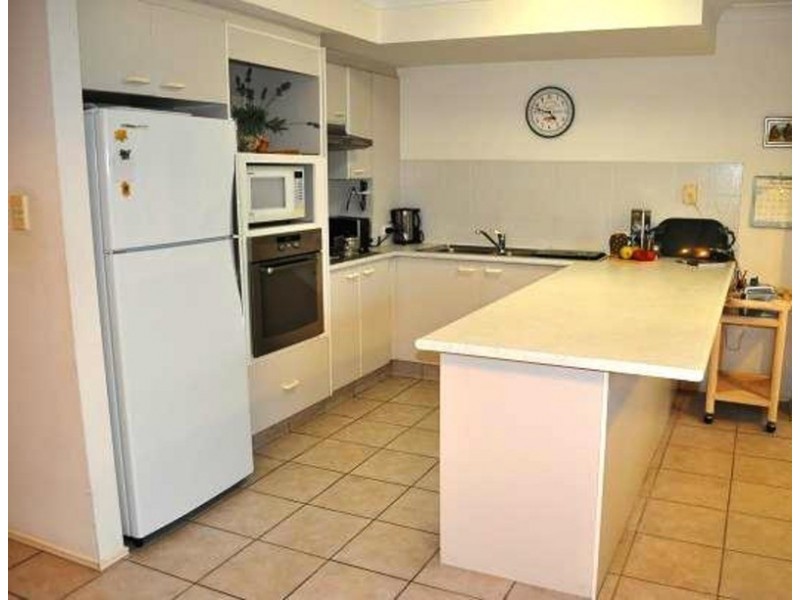 4/4 Lowood Court, Varsity Lakes QLD 4227