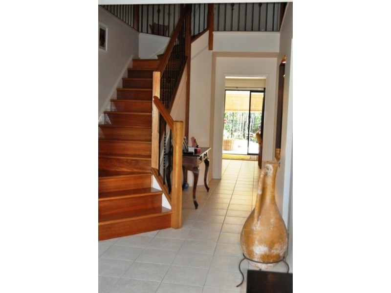 6 Lilydale Place, Molendinar QLD 4214
