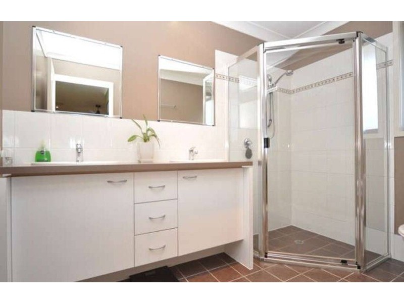 27 Casuarina Drive, Molendinar QLD 4214