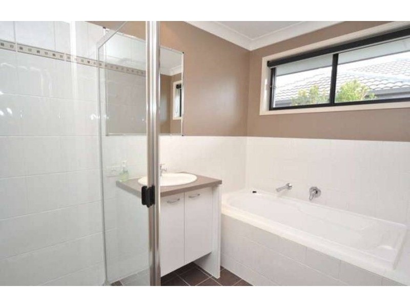 27 Casuarina Drive, Molendinar QLD 4214