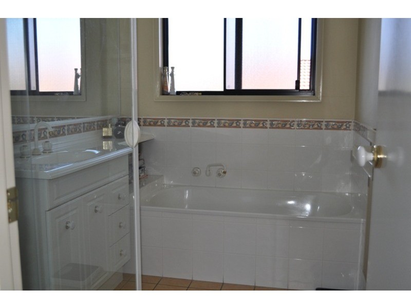 7 Gumleaf Drive, Molendinar QLD 4214