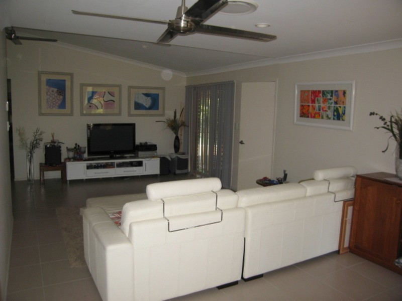 Parkwood QLD 4214