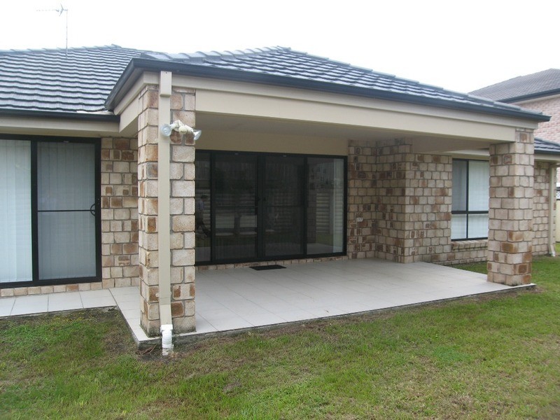 28 Gumleaf Drive, Molendinar QLD 4214