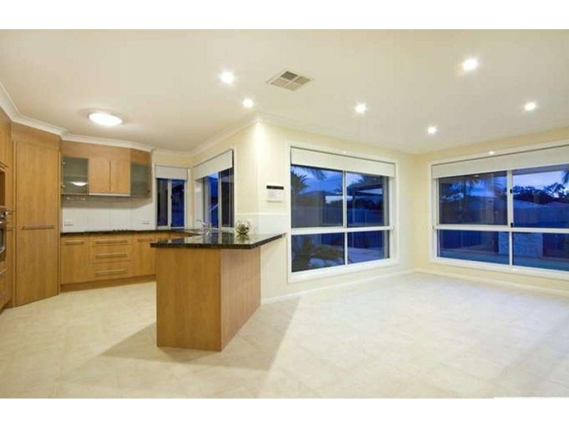 10 Leopard Tree  Place, Molendinar QLD 4214