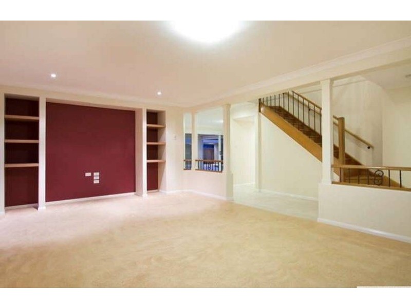 10 Leopard Tree  Place, Molendinar QLD 4214