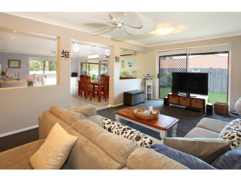 32 Rosegum Drive, Molendinar QLD 4214