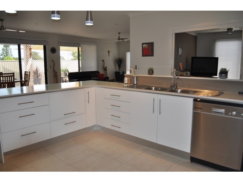 21 casuarina Drive, Molendinar QLD 4214