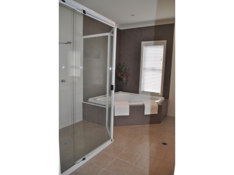 21 casuarina Drive, Molendinar QLD 4214