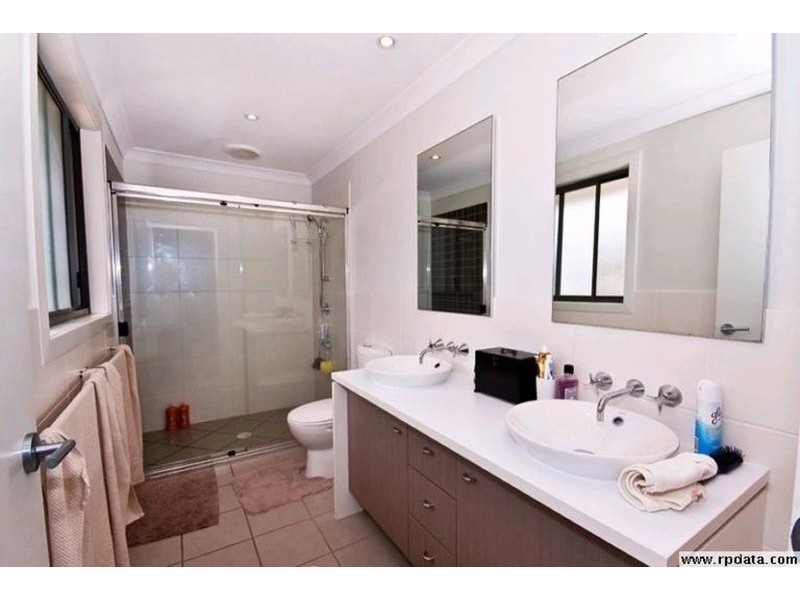 26 Lockwood Place, Molendinar QLD 4214