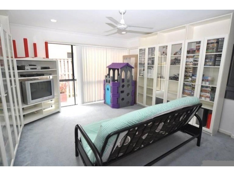 8 Blackwattle Circuit, Arundel QLD 4214