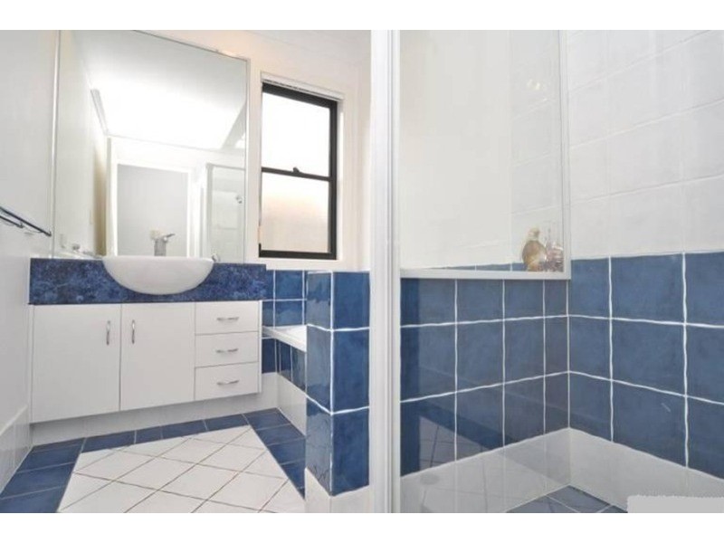 8 Blackwattle Circuit, Arundel QLD 4214