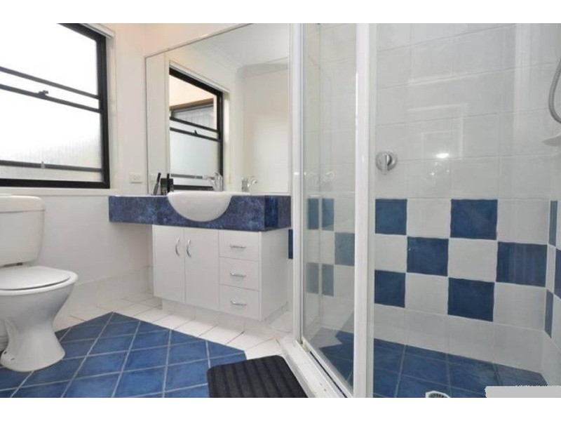 8 Blackwattle Circuit, Arundel QLD 4214