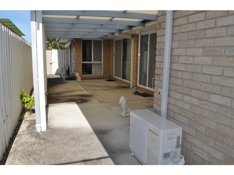 2/8 catherine Court, Labrador QLD 4215