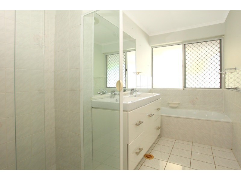 11 Wilga  Grove, Ashmore QLD 4214